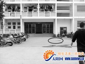 南洋学院一男生坠楼身亡 一个月不到两起悲剧