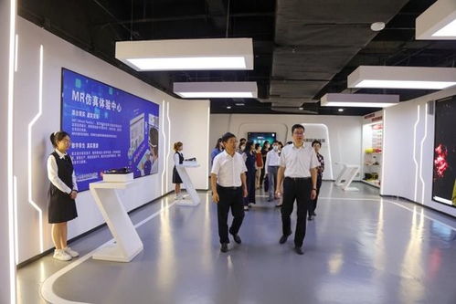 国家市场监管总局专业技术人才开发中心副主任刘朝晖一行来山东药品食品职业学院调研