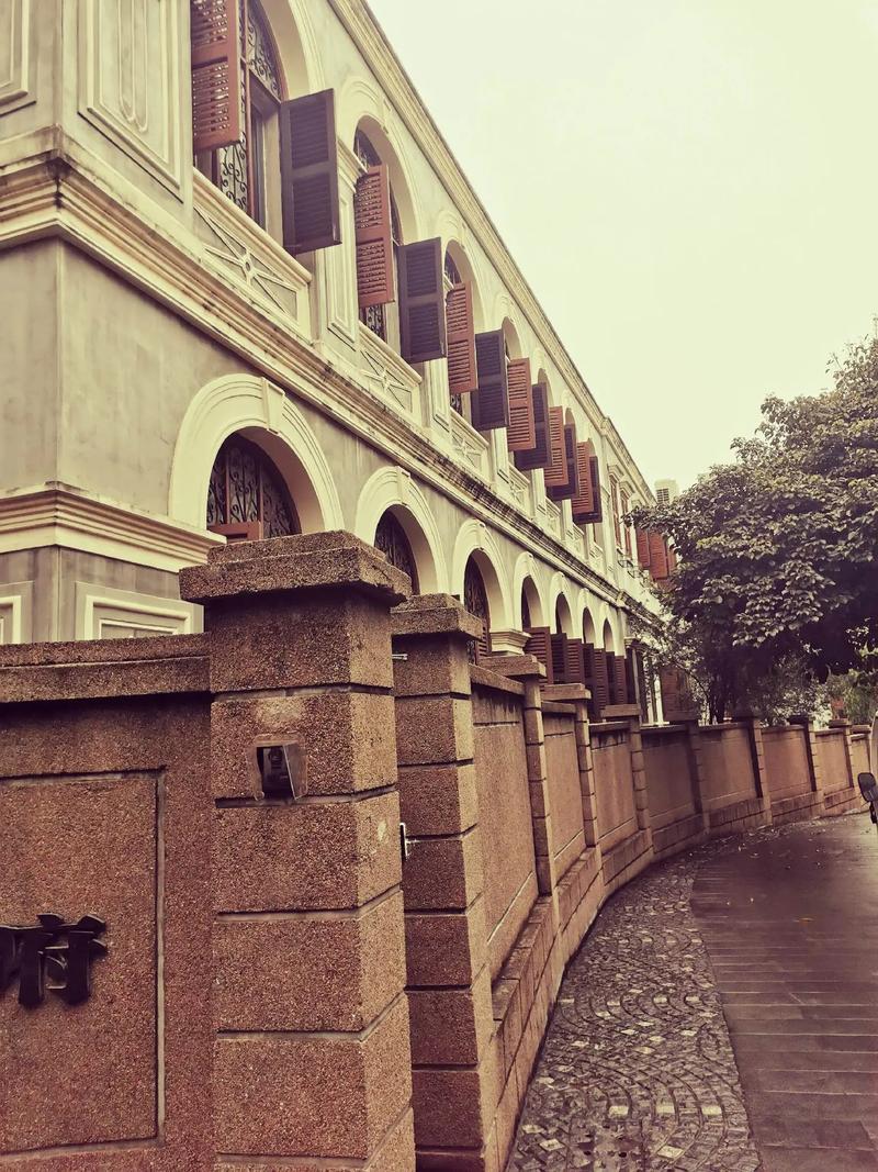 鼓浪屿的万国建筑,历史的真实诉说!百年南洋红砖洋楼,屿其想念