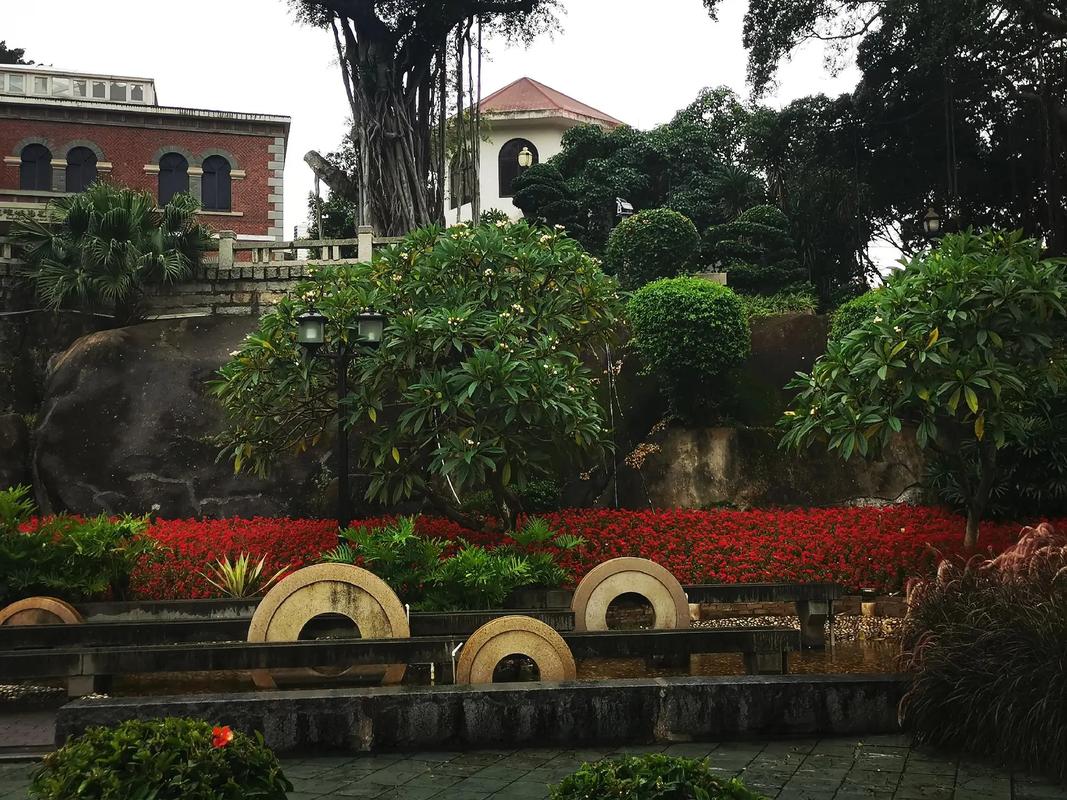 鼓浪屿的万国建筑,历史的真实诉说!百年南洋红砖洋楼,屿其想念