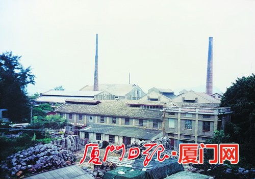 厦门首家玻璃厂琴岛诞生 效益不错员工业余生活丰富